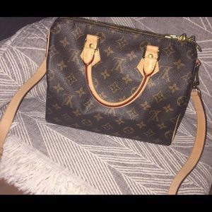 Luis Vuitton speedy 25